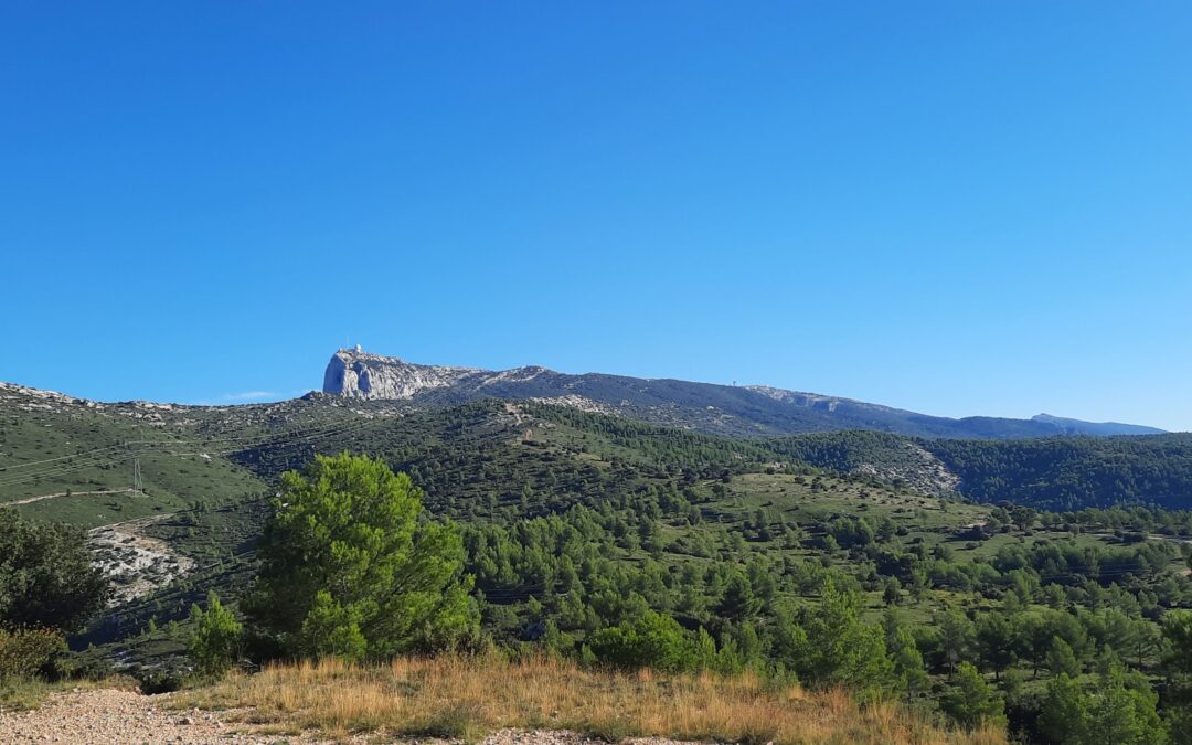 L’automne est magnifique en Provence, venez entre amis découvrir nos parcours aux portes d’Aix En Provence et de Marseille